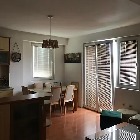 Apartment Elena's - 1 Min From The